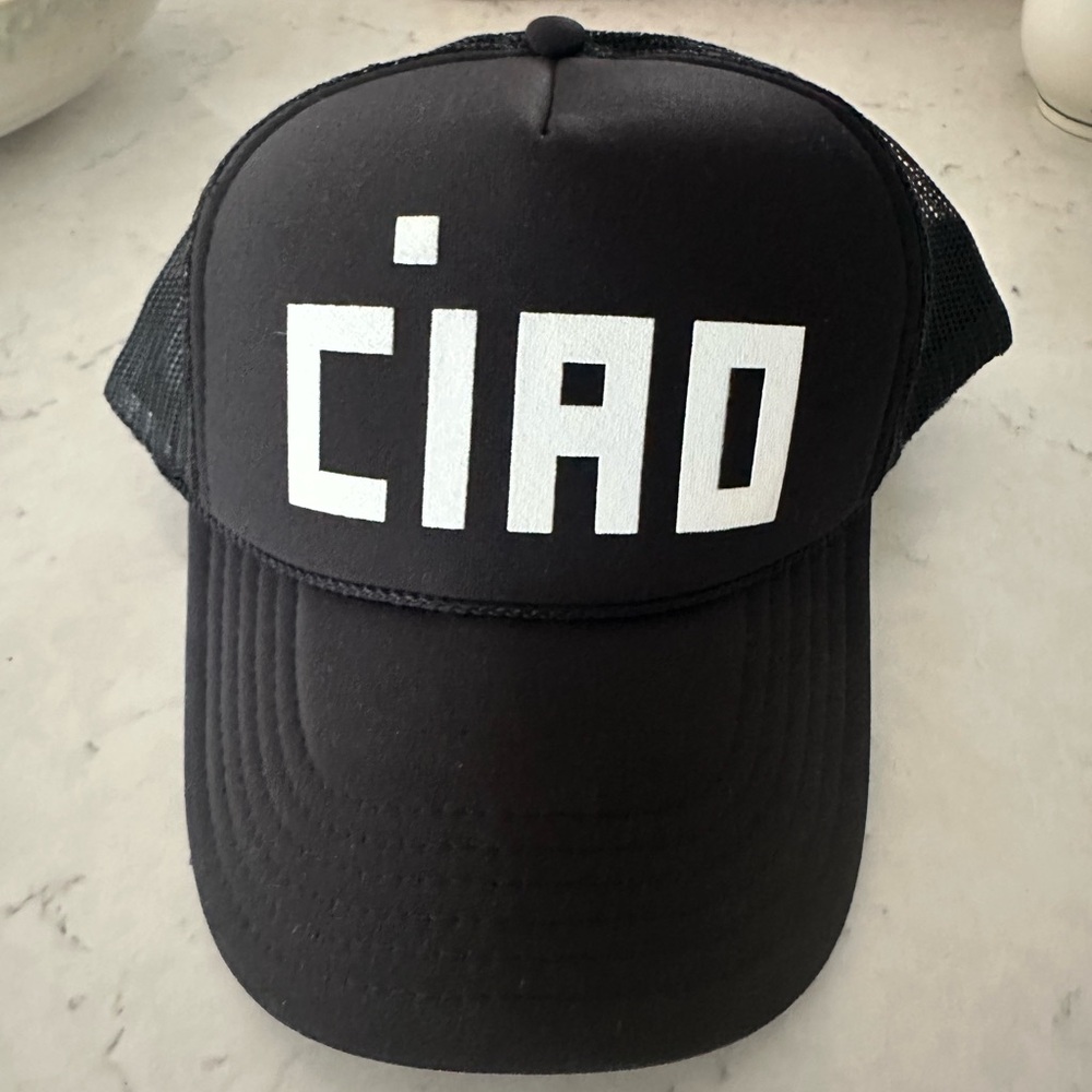 Clare V. Black hat